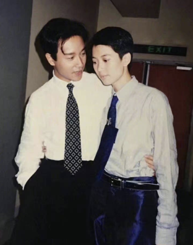 张国荣66岁冥诞唐鹤德零点晒24年前合影袁咏仪古巨基发文怀念