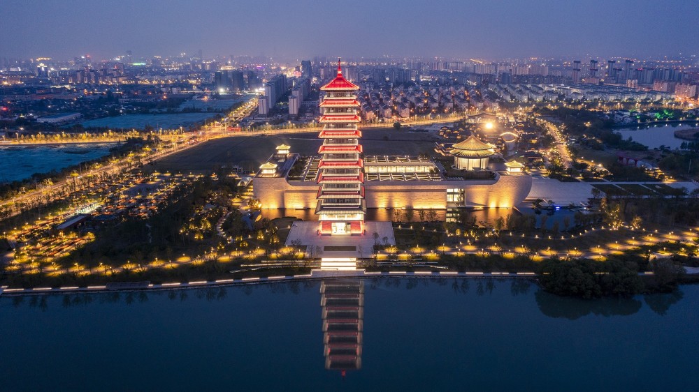 夜幕降临,华灯初上,古城扬州流光溢彩,灯光照亮诗和远方_腾讯新闻