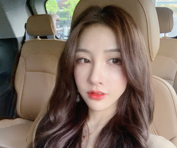 郭子瑜自曝和李易峰在一起很幸福但不敢拍照后续会放锤