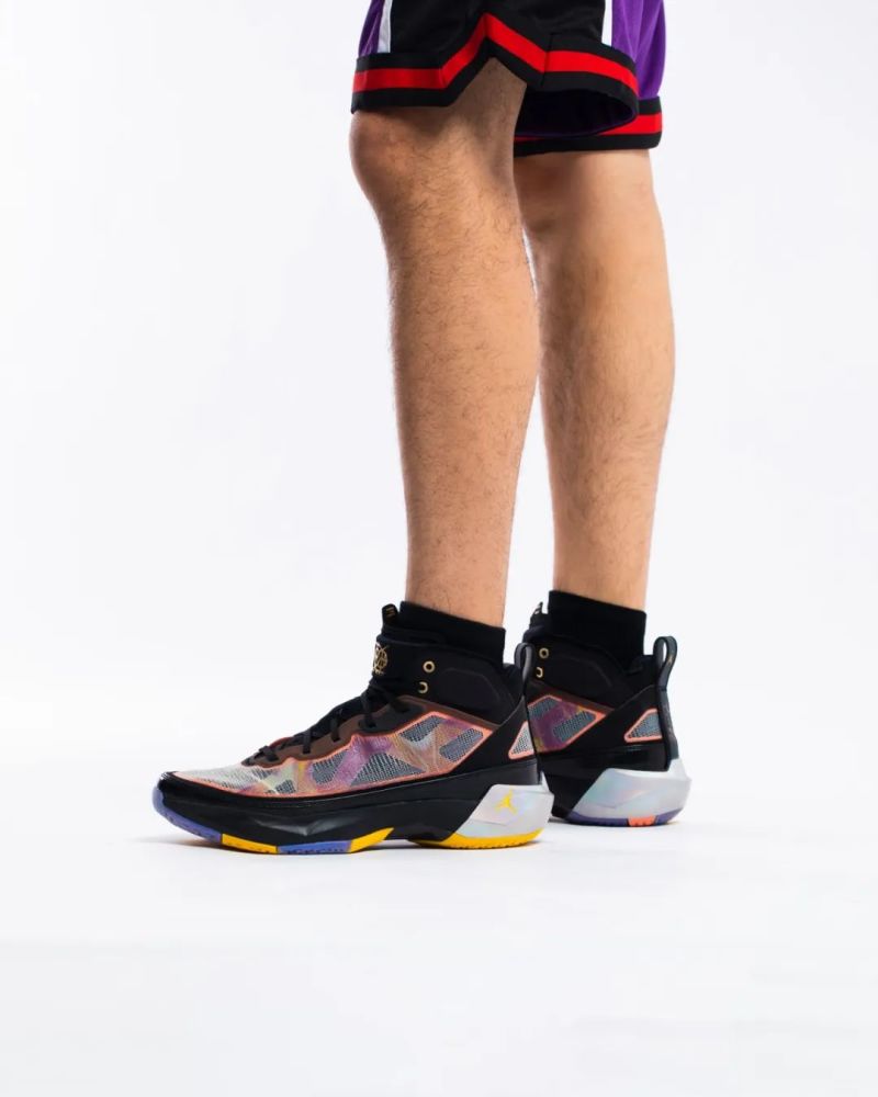 aj37"隐藏配色"全网最快上脚!别问哪里能买,因为……_腾讯新闻