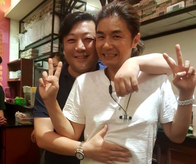 52岁蔡济文近况胖到认不出拒绝复出转行做生意生俩娃太幸福