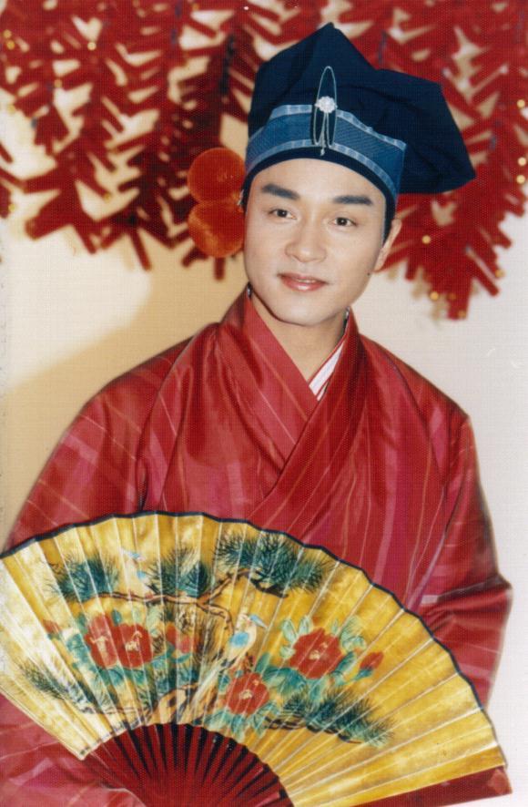 张国荣电影九星报喜中的剧照花絮分享黎姿吴倩莲钟镇涛等同框