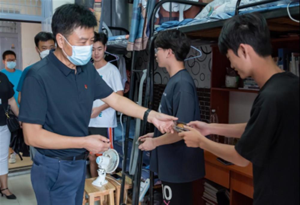 望月怀远 高校师生 花式 过中秋 腾讯新闻