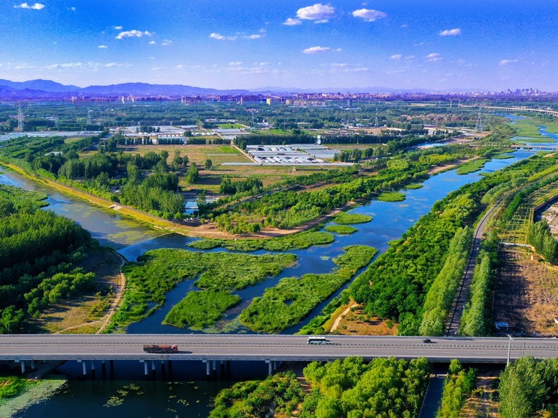 加大生态环境建设,永定河,小清河遥相呼应,长阳公园,万亩滨水森林公园