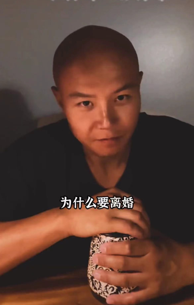 乐嘉谈三次离婚原因言论被质疑破坏家庭如今前妻去世独自养娃