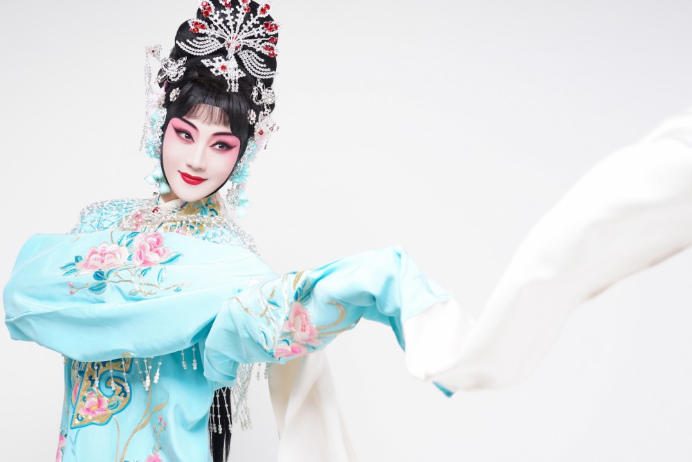 青年京剧演员陈张霞传承赵派名剧《盘夫索夫》_腾讯新闻