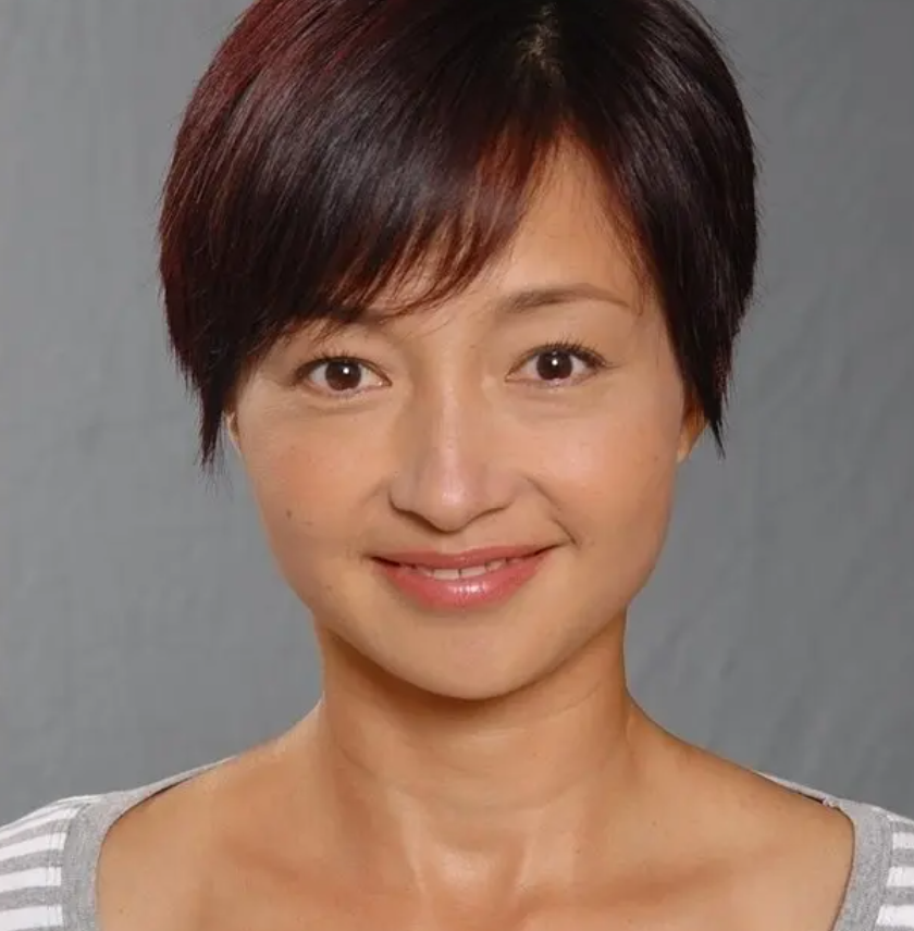 李绮红承认已到更年期!