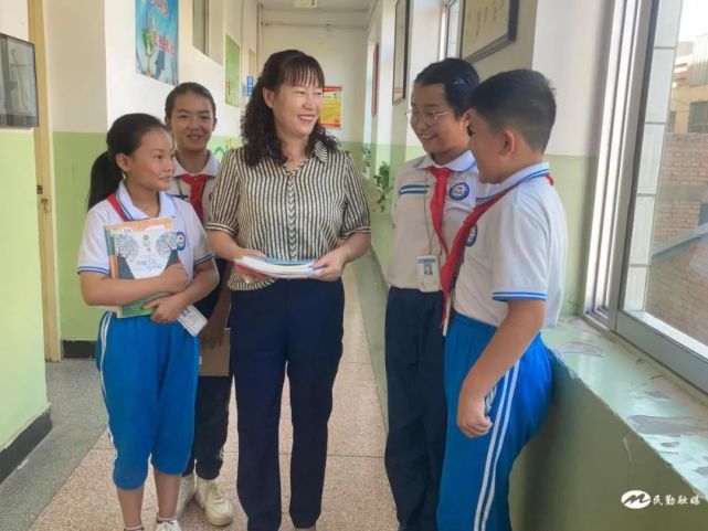 致敬人民教师袁玉荣用心施教以爱育人