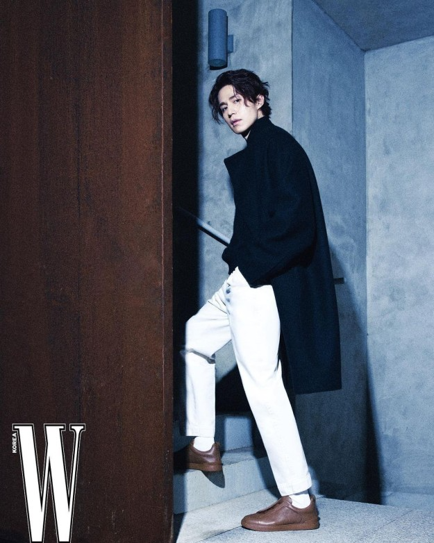 冷白皮李栋旭画报公开,真的是41岁?_腾讯新闻