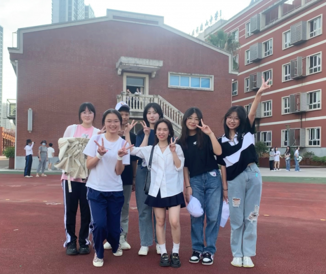 温州绣山中学本月16日拆除重建引发大波校友回校打卡