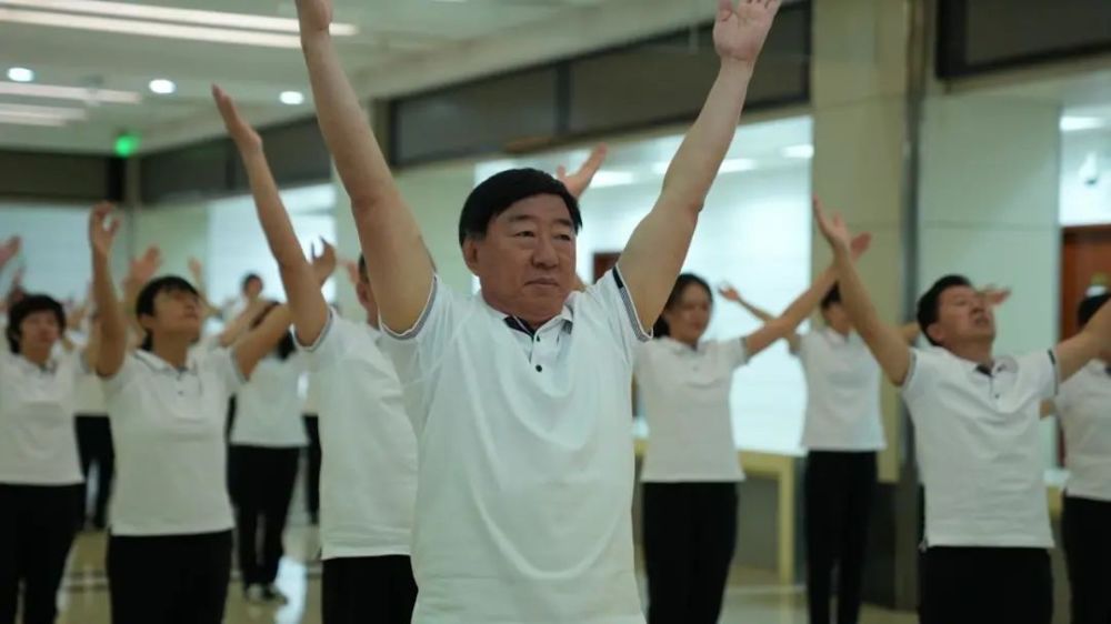 北京市民族宗教委举办“喜迎二十大、健康伴我行”主题运动会