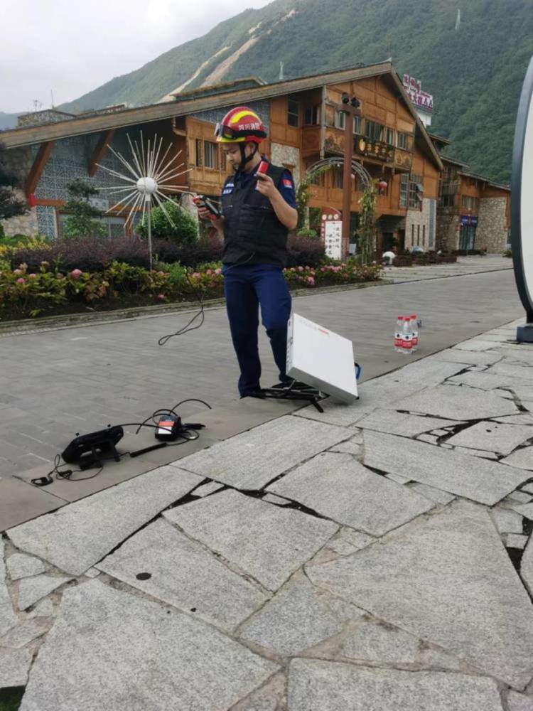 雅安消防支队通信员张国彬：挺进震中传回受灾消息，架起救援通信“生命线”