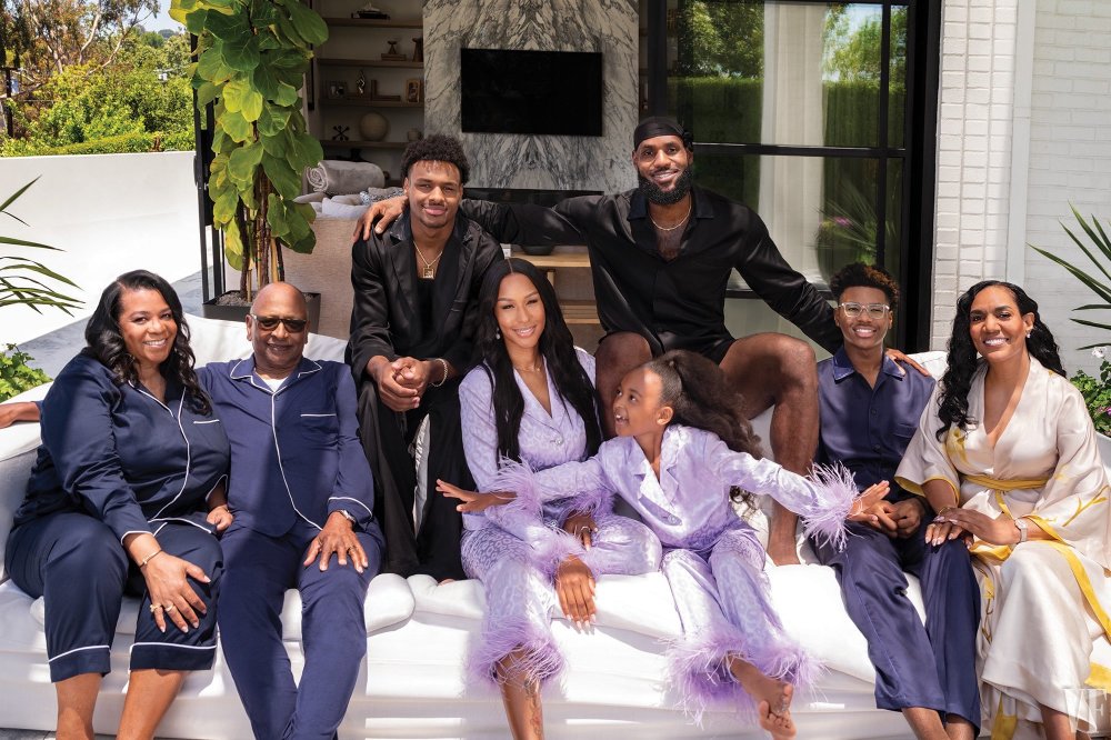 詹皇:联盟对太阳队老板处罚不够,种族歧视等行为没有容身之地_腾讯