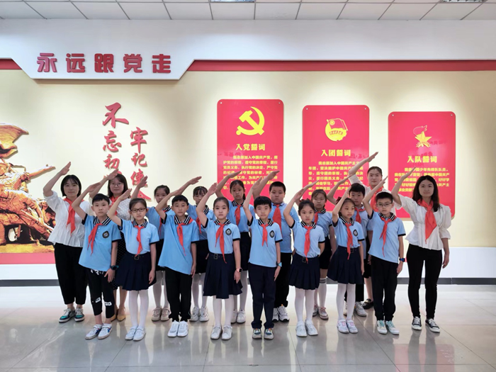 讲好英烈故事,南阳路第三小学开展红领巾讲解实践活动_腾讯新闻