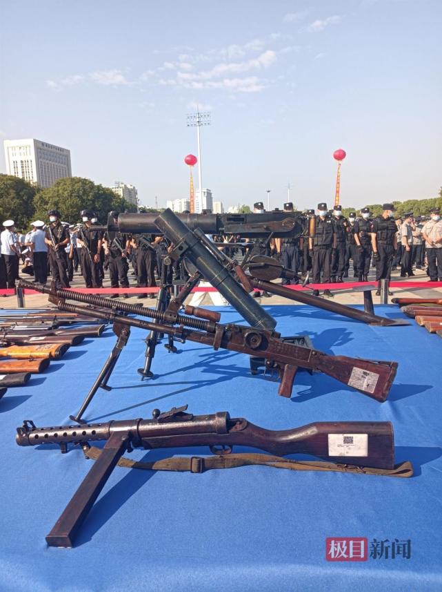1万把管制刀具……湖北警方集中销毁!