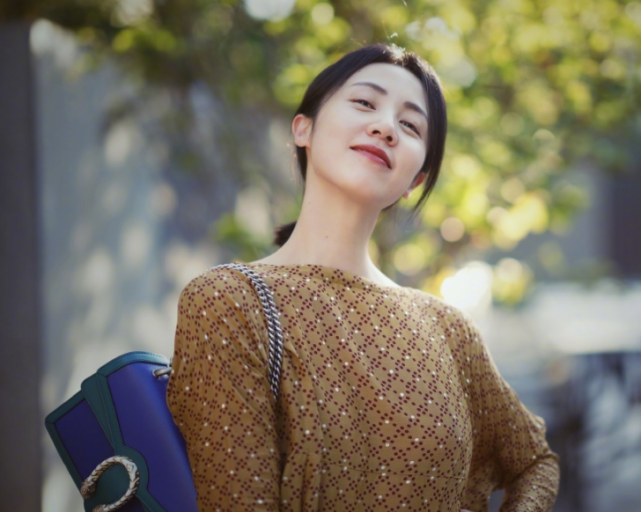 孙莉晒幸福日常,黄磊剥2个小时螃蟹为她做蟹粉拌面,好有福气_腾讯新闻