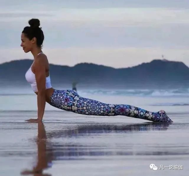 瑜伽初学者注意了 上犬式的确能改善体态美腿美背 但要做对才行 腾讯新闻