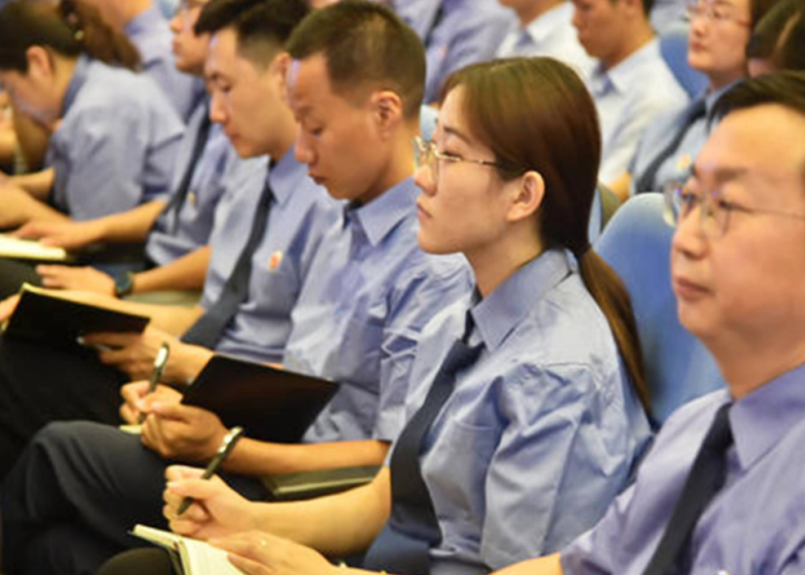 清闲工作排行榜_公务员中“最清闲”的10个单位,气象局上榜,第一名实至名归(2)