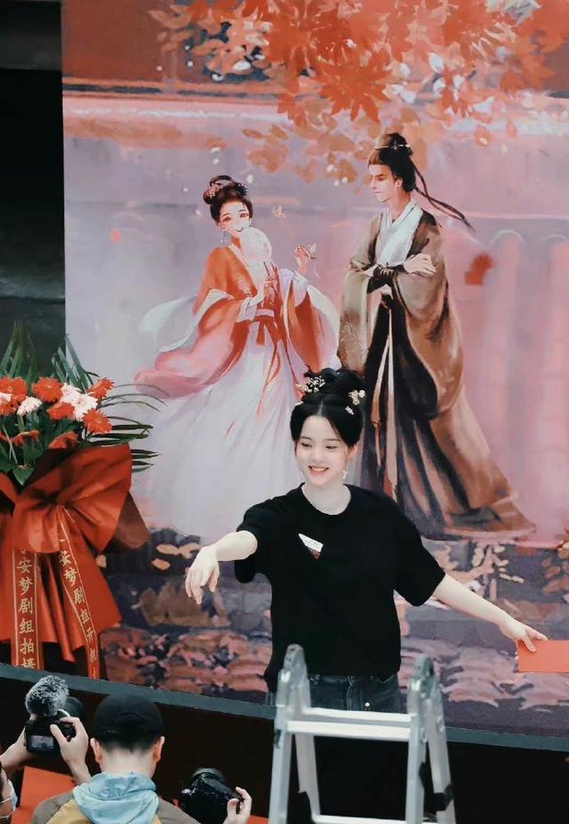 制片,代表作《陆贞传奇》《像火花像蝴蝶》《宫锁连城》)在微博发文