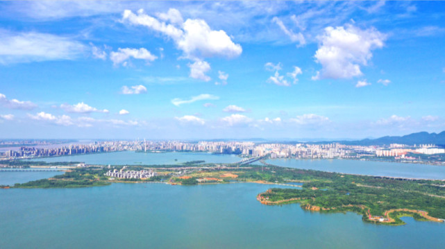 2022九江赛城湖马拉松赛是由九江市八里湖新区管委会主办,中辉地产