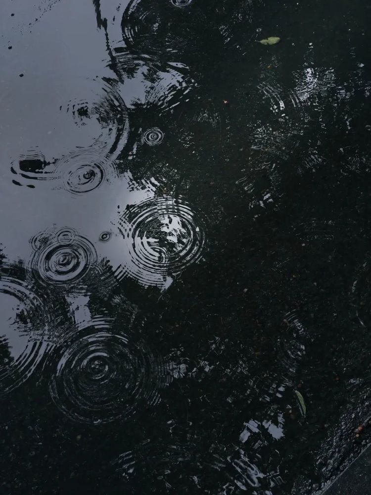 雨一直下图片唯美图片