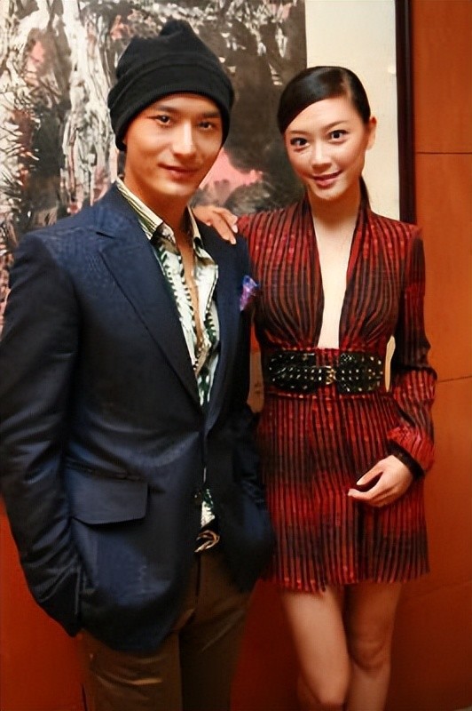 和李易峰传绯闻,被杨颖怒撕,李菲儿为何总是"爱情牺牲者"?