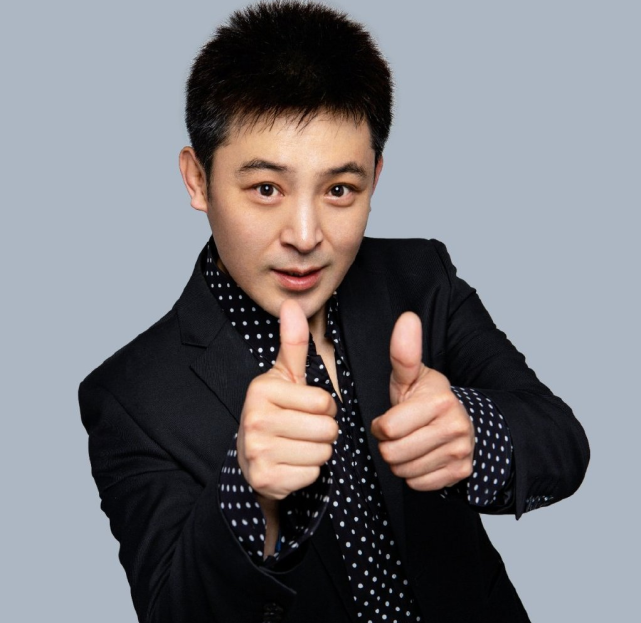 春晚常客孙涛:对妻子一见钟情,成名后更爱她,恩爱31年幸福美满