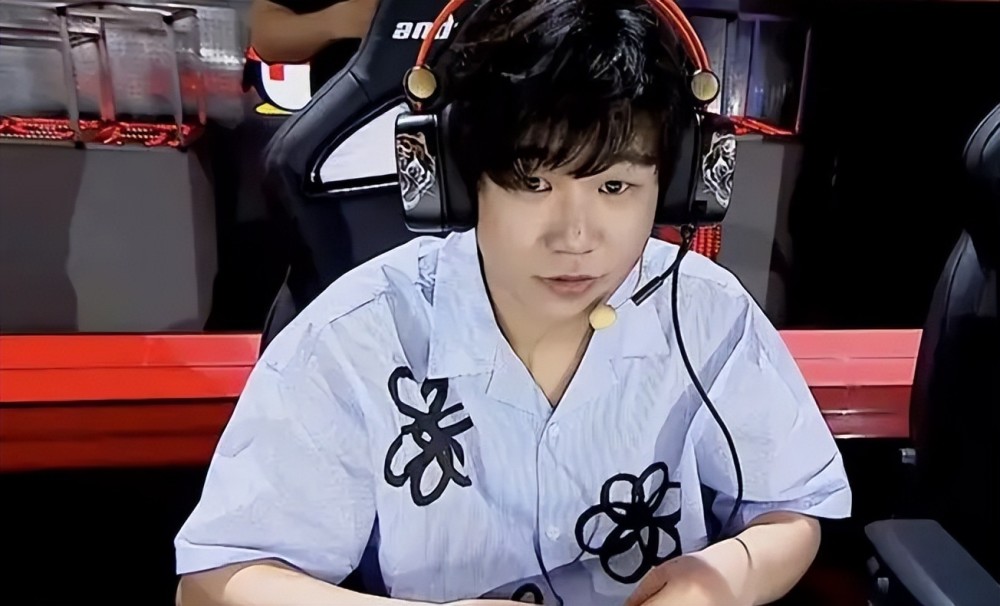 微凉巅峰赛高达2700分稳居巅峰第一惹得众主播瑟瑟发抖