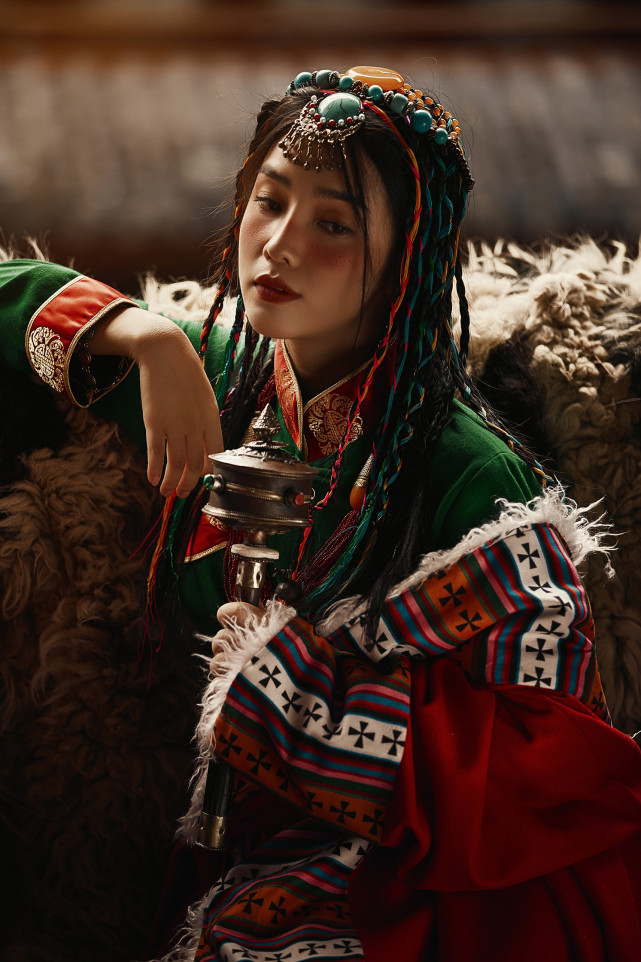 民族风写真-古田映画:要努力向上,成为别人眼中遥不可及的光