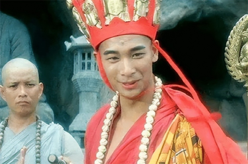 三个不同版本的法海颜值一个比一个高剧情却一个比一个雷