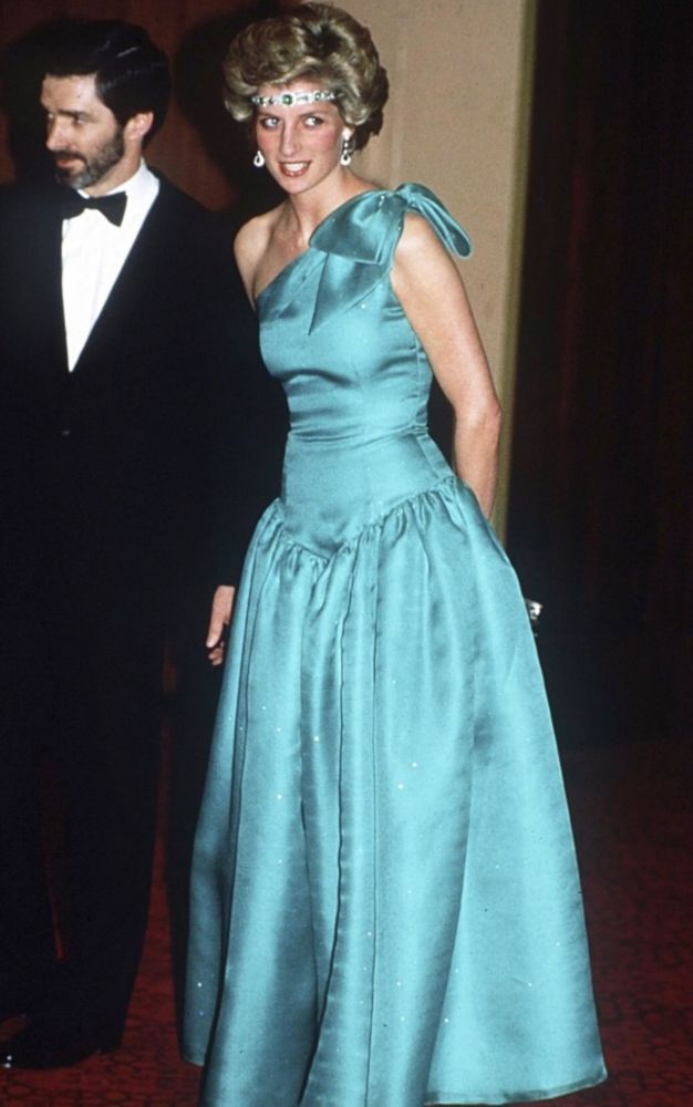 戴安娜的优雅在骨子里,礼服造型经典绝美,"复仇小黑裙"最惊艳插图