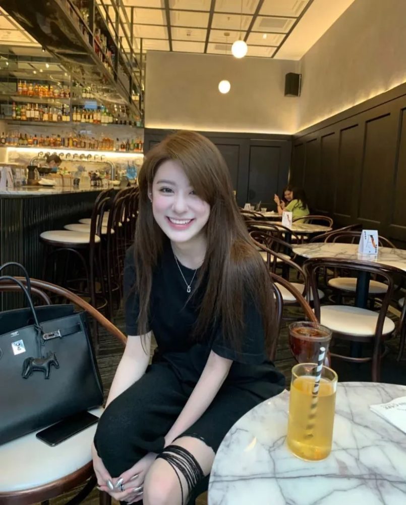 被富二代男友求婚成功新娘却不是花珊珊