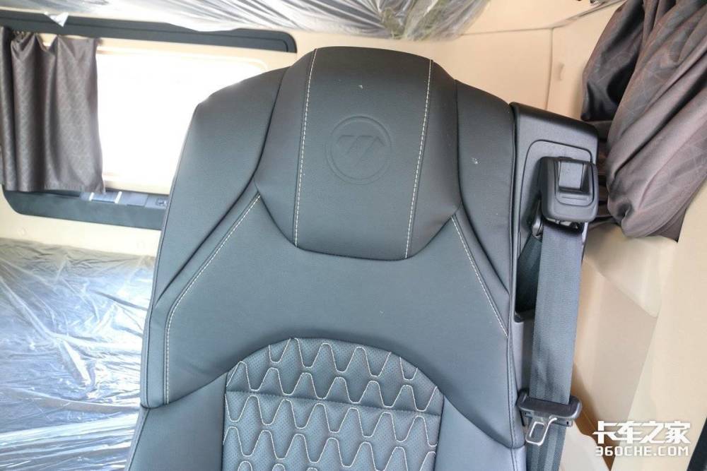 最大可选660马力,康机配采埃孚,欧曼银河诠释什么是顶配重卡_腾讯新闻