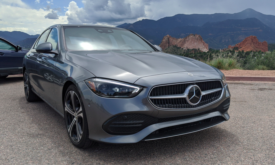 海外实拍新奔驰c300 4matic,颜值抢眼,搭载48v轻混系统_腾讯新闻