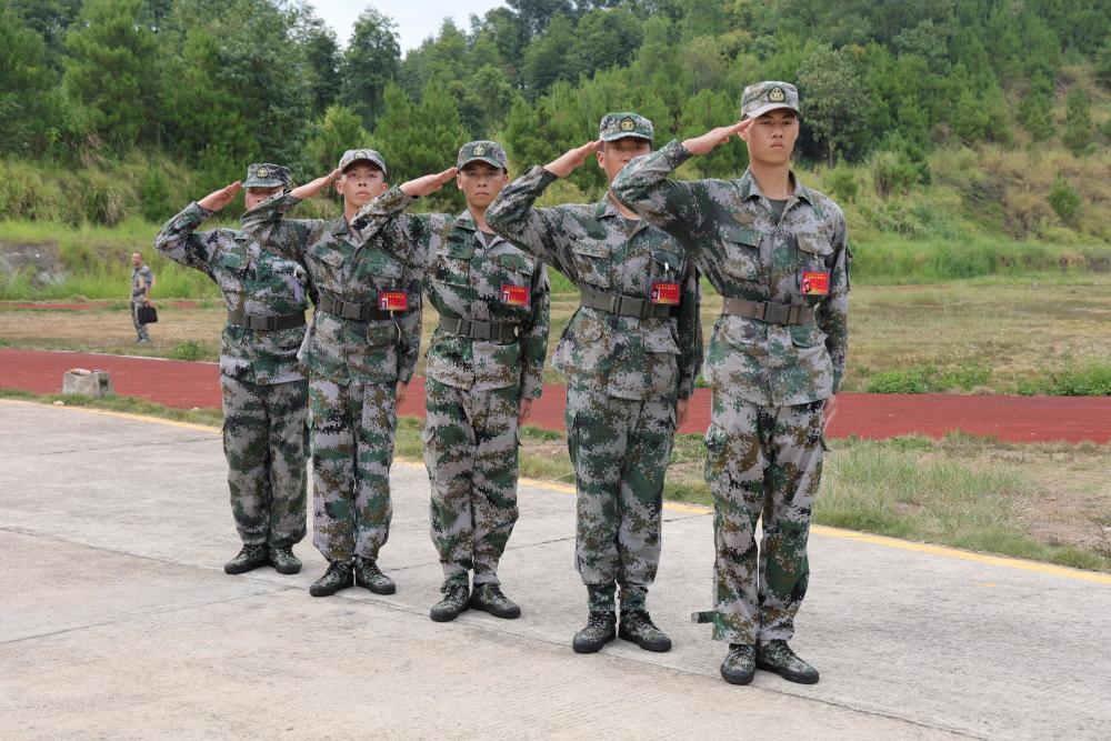 超近距离看韶关预定新兵集训
