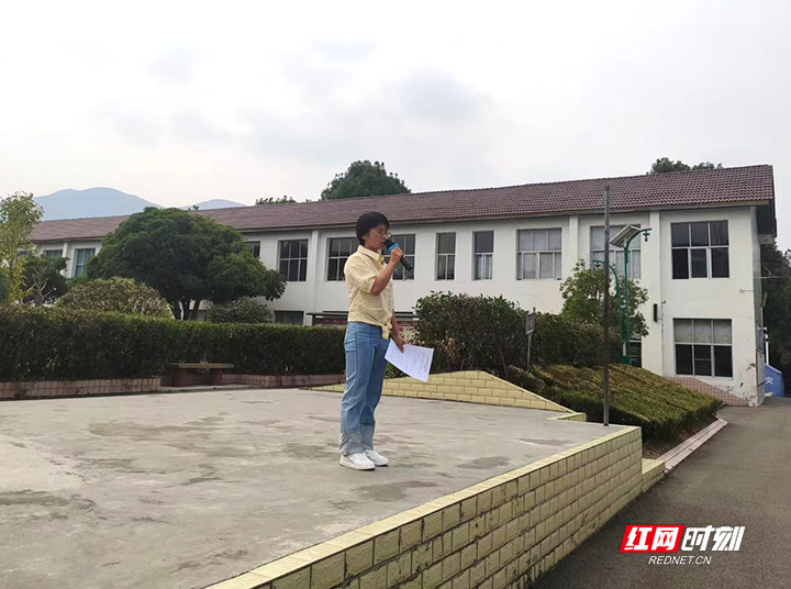 桑植县官地坪中学阳光校园携手成长