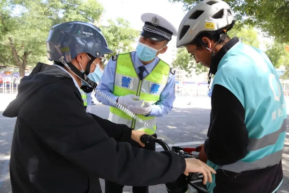 骑车戴头盔增设灭烟柱为墙体卸妆你参与了吗