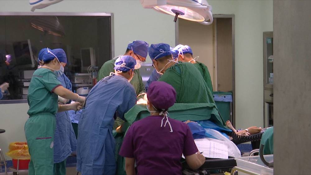 临沂14岁女孩5小时矫形手术成功病好了想去西藏拍风景