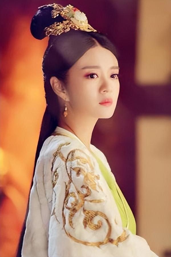 安以轩:曾经有多风光,如今就有多狼狈