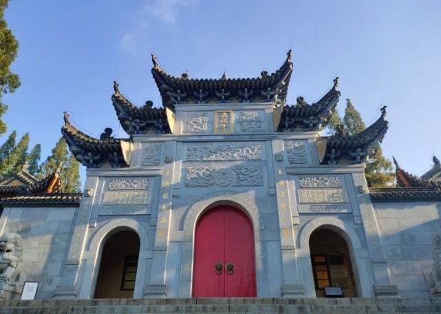 黄梅县五祖寺,始建于唐朝,中国禅宗发源地,曾被御赐为天下祖庭
