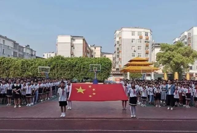 临川三小举办秋季开学典礼