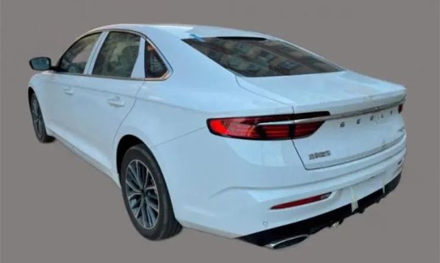 沙龙机甲龙内饰官图发布吉利新款星瑞谍照曝光