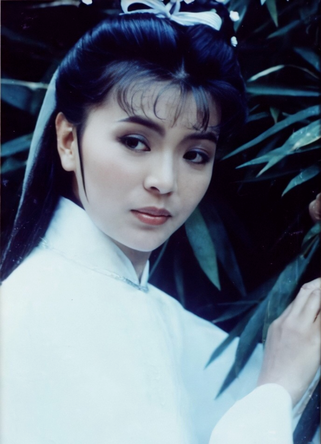 周润发曾为她自杀,刘德华爱而不得,62岁陈玉莲近况曝光