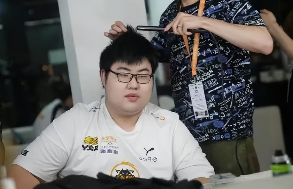 狼队小胖回应改ID 腾讯网