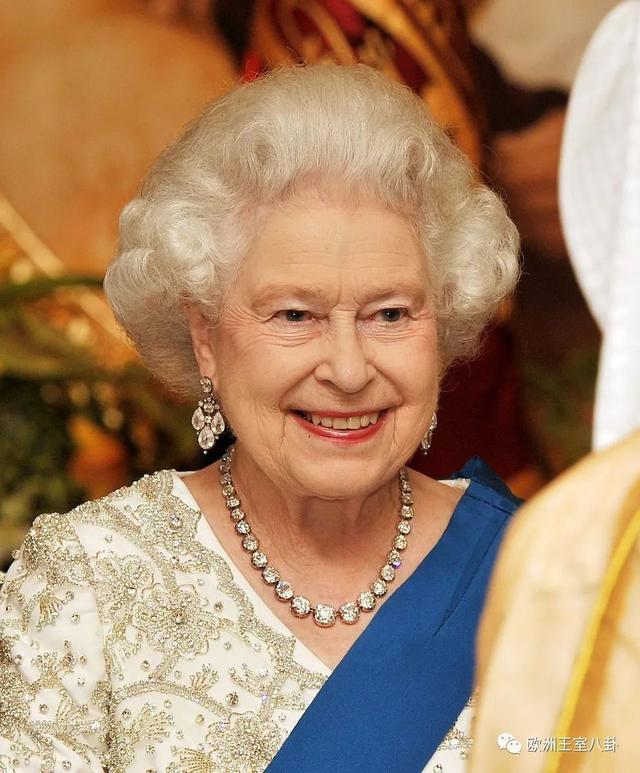那些年英女王伊丽莎白二世戴过的华丽项链:钻石篇
