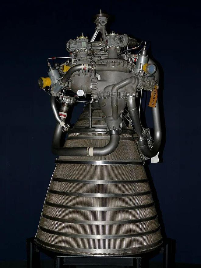 重型火箭发动机图片