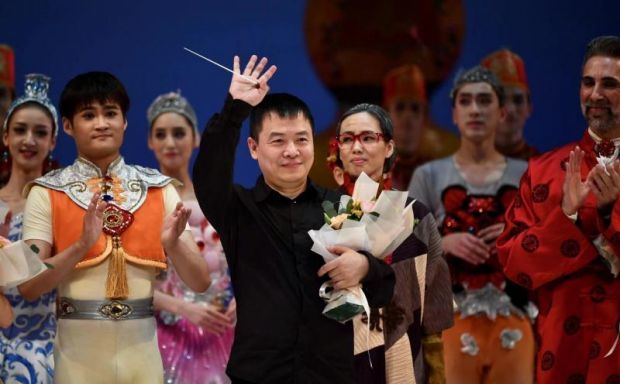 担任中芭音乐总监20年 指挥家张艺:20年不是结束,而是更好的开始_腾讯