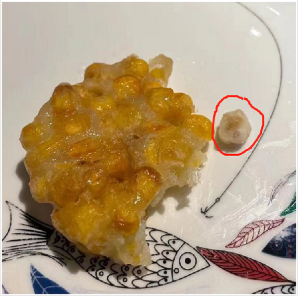 江边城外餐厅的玉米烙里竟然吃出一颗牙齿!哪里来的?如何解决?