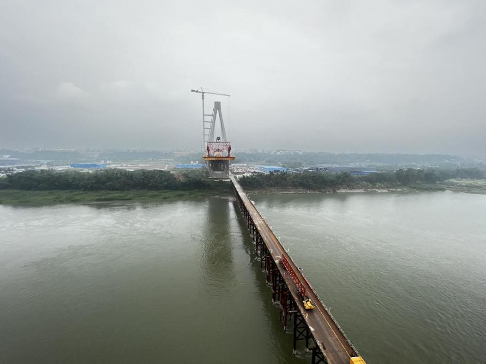 战疫情抓进度 四川宜宾江安长江二桥引桥右幅顺利合龙|全力以赴拼经济