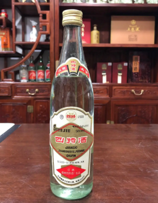 一打开瓶盖十里八村都能闻到谁家喝了张弓酒,哎呦,那个香的,姥爷砸了